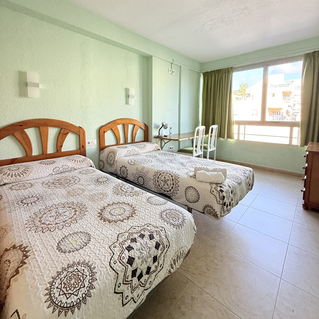 Apt conors016