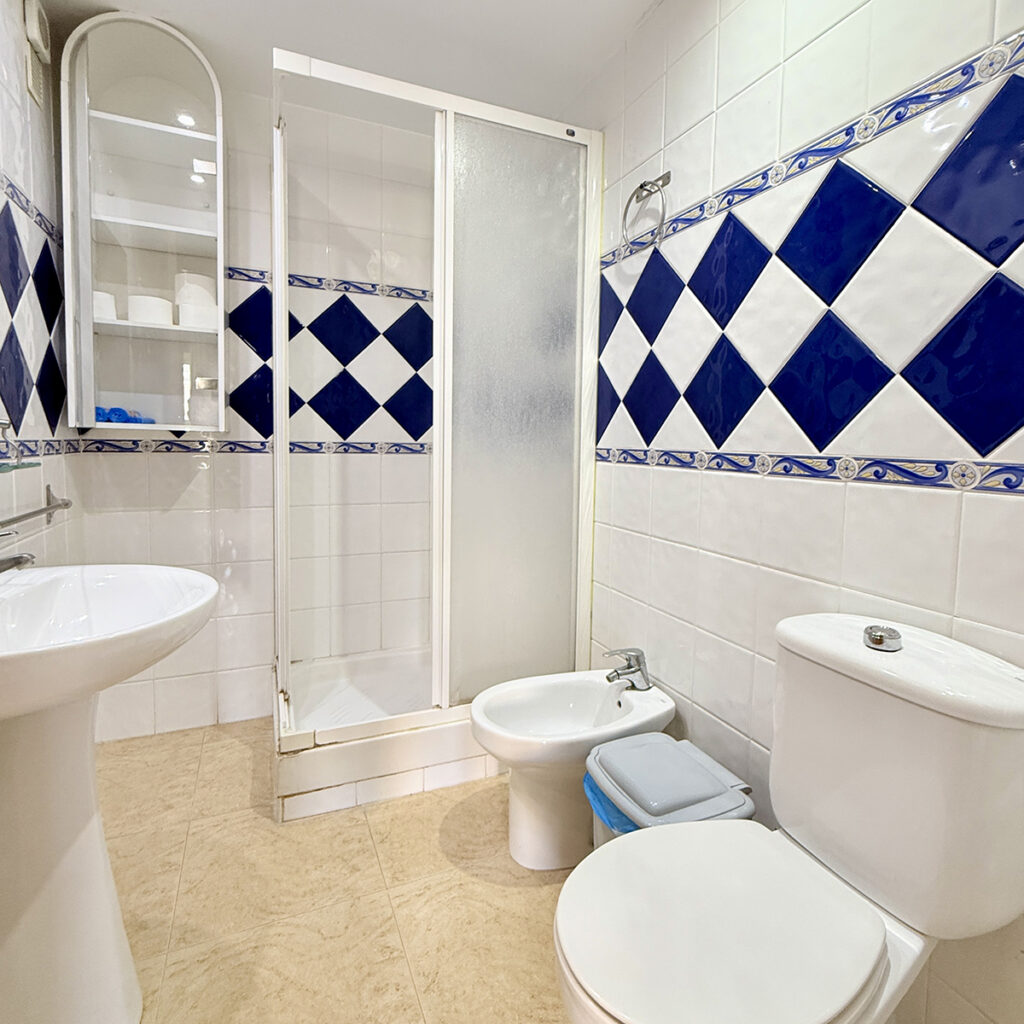 Apt conors018